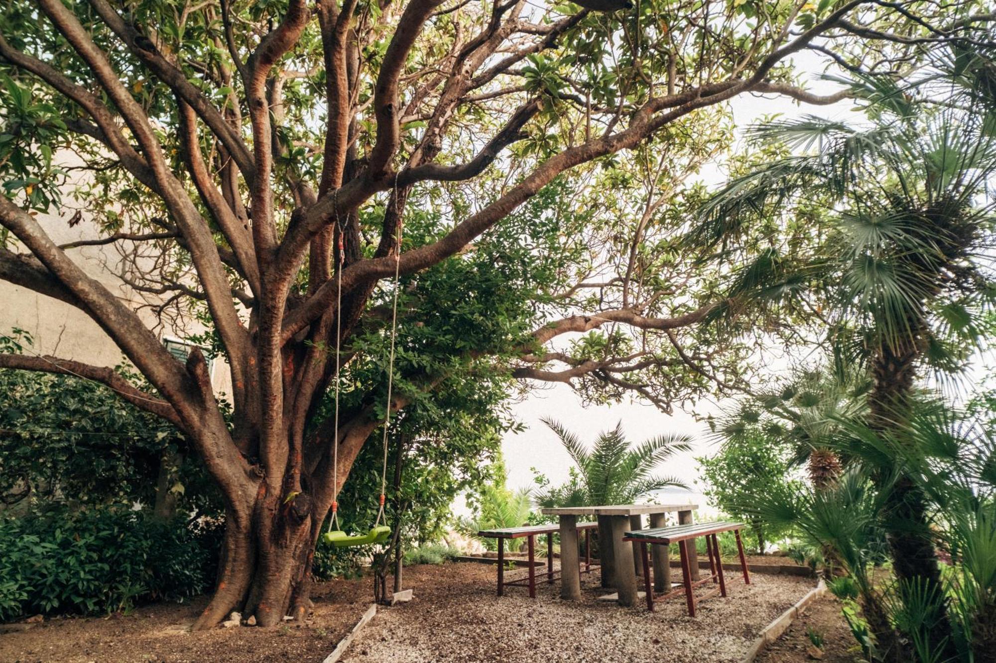 الشقق الفندقية مْلينيفي  Old Stone House المظهر الخارجي الصورة